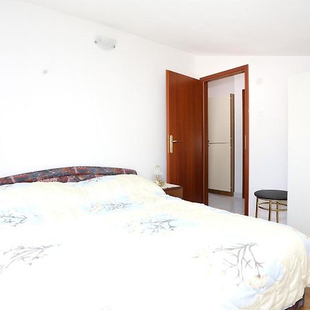Family friendly seaside apartments Razanj, Rogoznica - 10373 Habitación foto