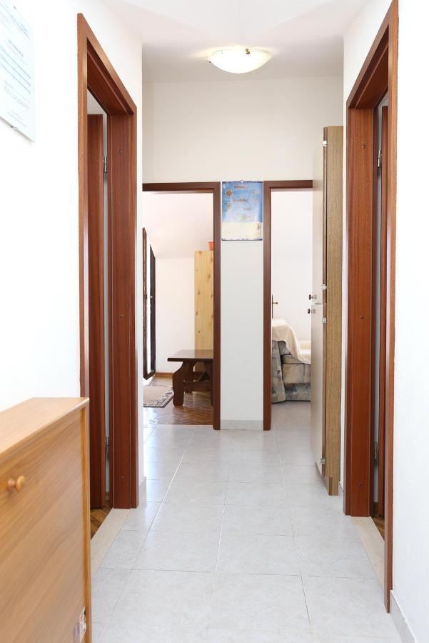 Family friendly seaside apartments Razanj, Rogoznica - 10373 Exterior foto