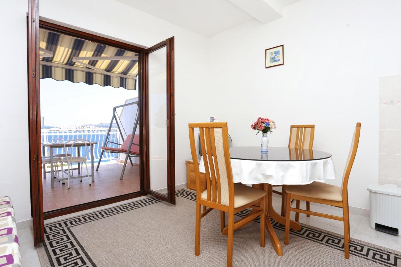 Family friendly seaside apartments Razanj, Rogoznica - 10373 Exterior foto