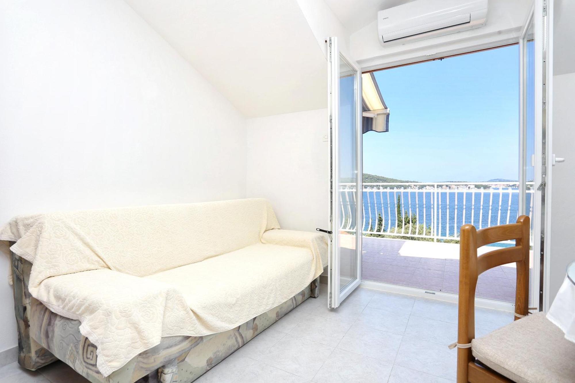 Family friendly seaside apartments Razanj, Rogoznica - 10373 Habitación foto
